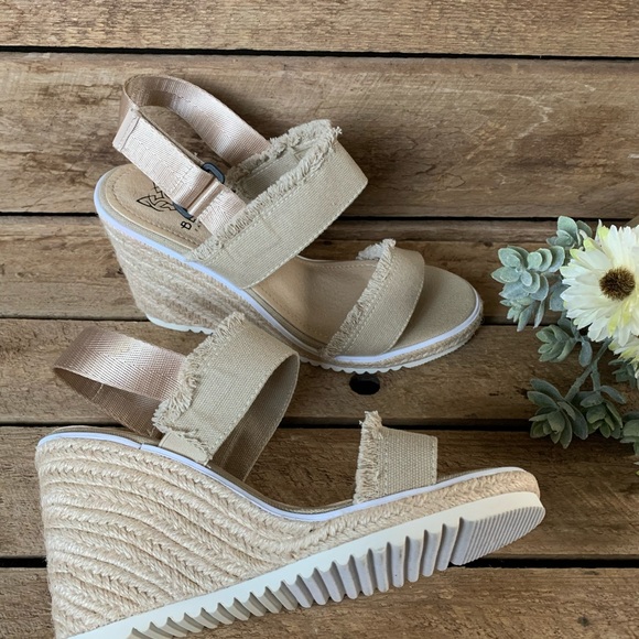 Beast Shoes - 3/$25 ✨Beast | Nude Espadrilles, Size 8.5